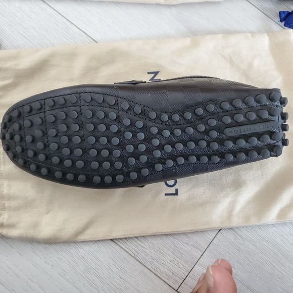 Louis Vuitton shoes - Picture 2 of 5